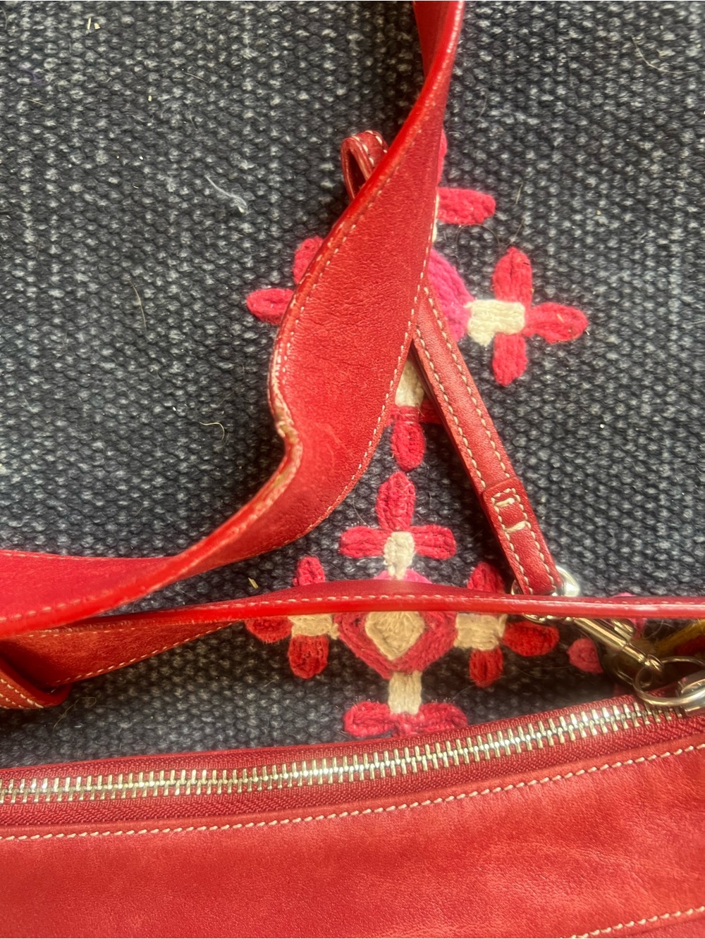 Vintage Coach Cherry Red Leather Slouchy Hobo Bag Y2K Boho - Picture 6 of 8